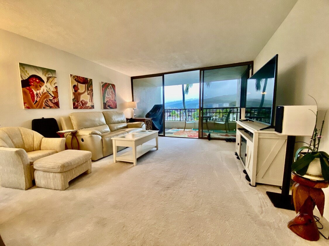 Living Room - 500 Lunalilo Home Rd (Honolulu, HI)