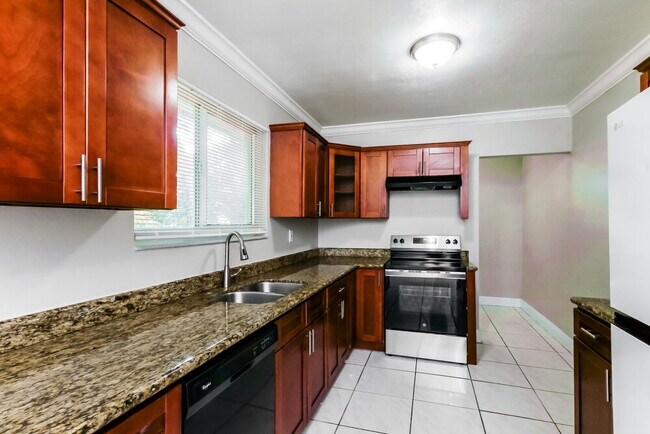 Foto del edificio - 3140 NW 4th Pl
