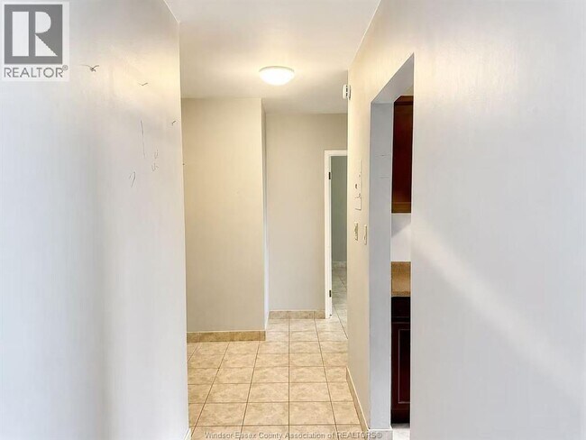 Photo du bâtiment - 6530 Wyandotte St E