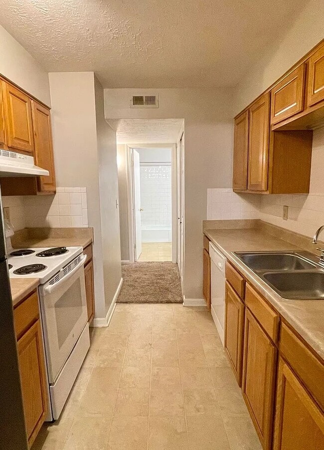 Photo - 4508 Landside Dr Apartment