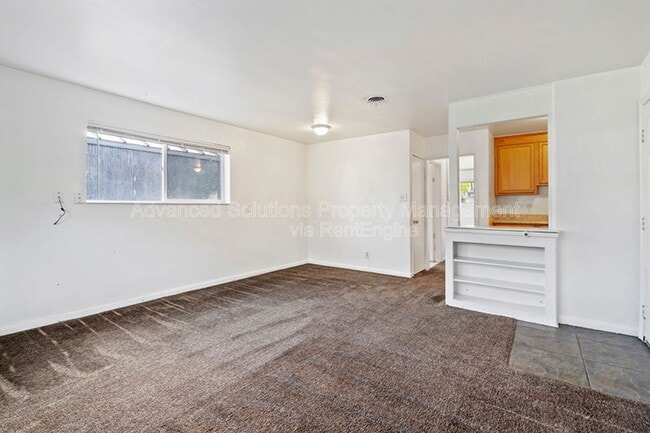 Building Photo - 370 E Sherman Ave