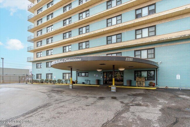 Foto del edificio - 3320 Bardstown Rd