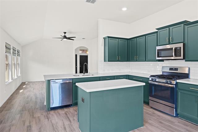 Building Photo - 1525 Alamandine Ave