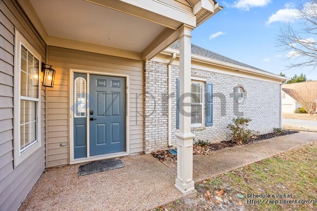 Building Photo - 952 Heathland Dr