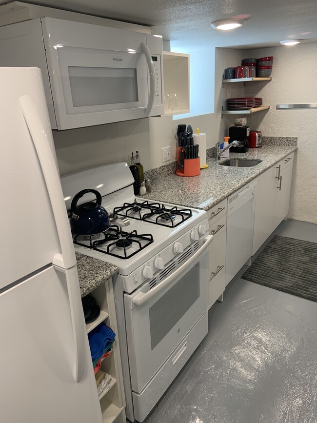 Full Kitchen Photo #1 - 151 Grove St