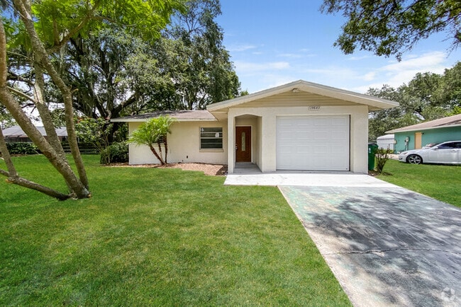 Building Photo - 39643 Meadowood Loop