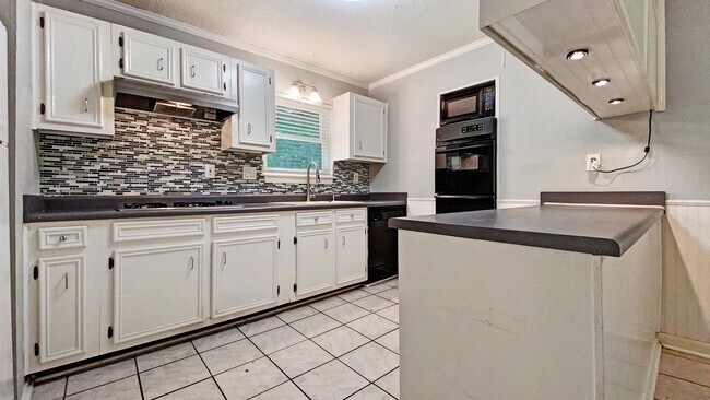 Foto del edificio - 1201 Neal Pickett Dr