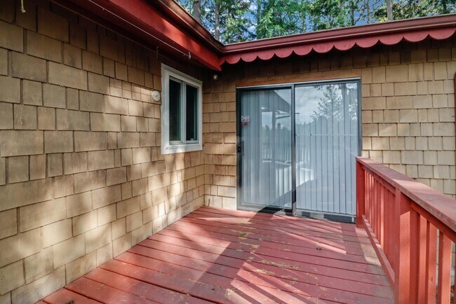 Foto del edificio - 22311 Overlake Loop SE