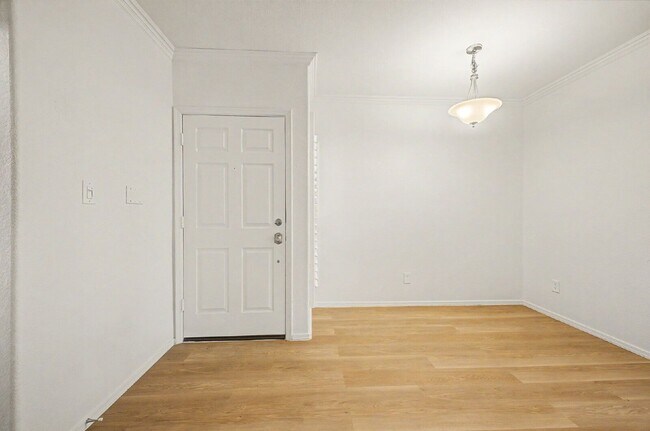 Building Photo - 6885 E Cochise Rd