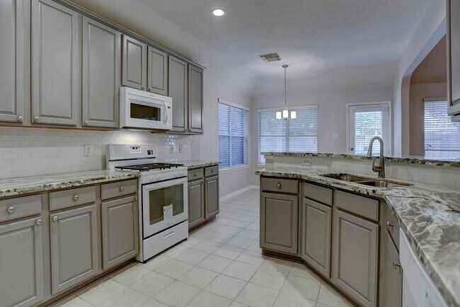 Building Photo - 7831 Autumn Hollow Ln