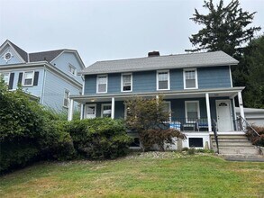 Building Photo - 212 Taxter Rd