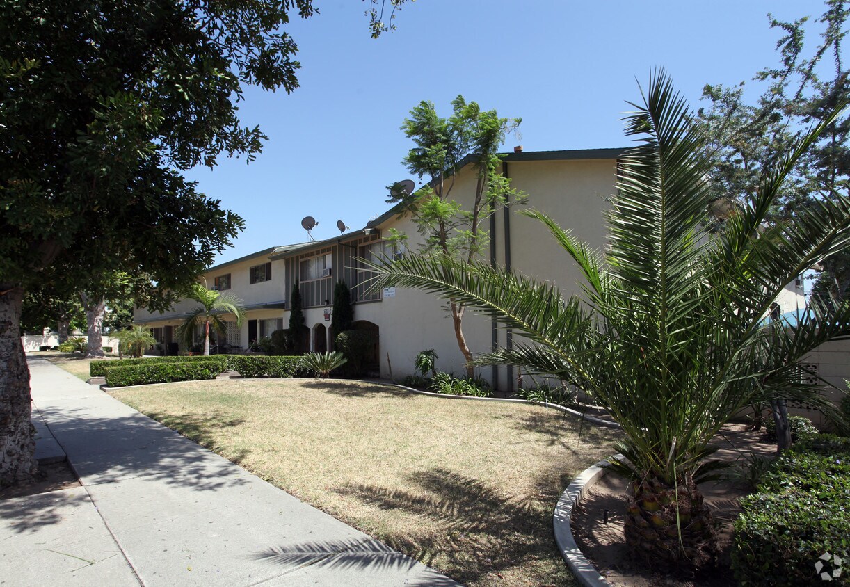 Foto principal - 1840 E Grovecenter St
