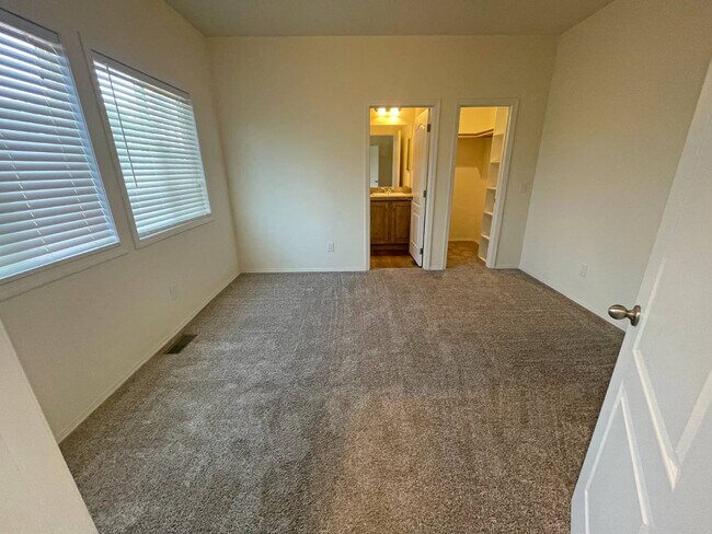 Foto del edificio - 5510 Clark Rd