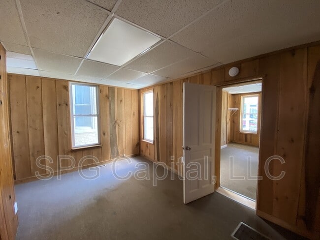 Building Photo - 245 W Jackson St