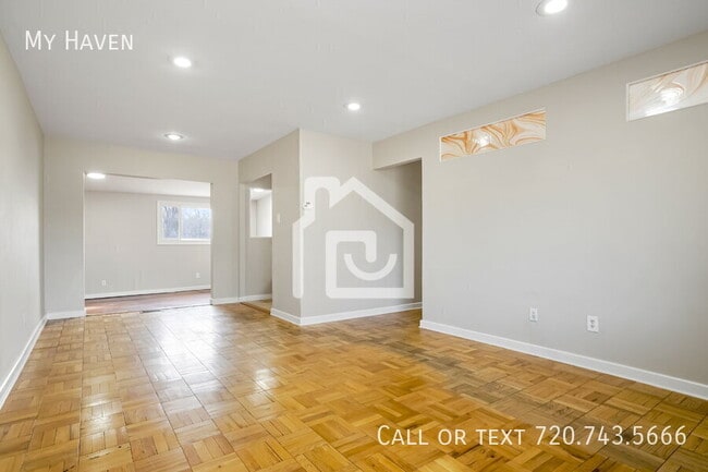 Photo - 3032 S Glencoe St House