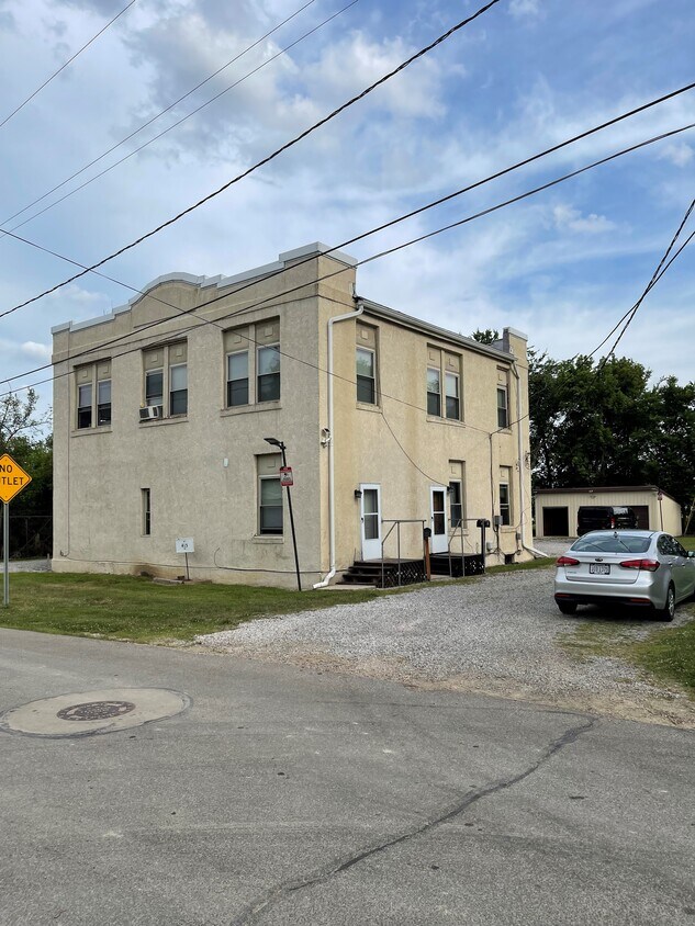 415 Dunlap St Unit 3, Delaware, OH 43015 Apartments in Delaware, OH