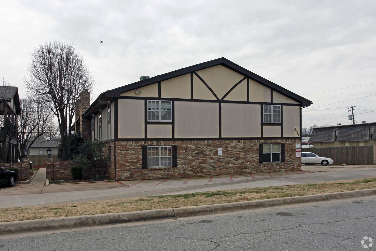 Foto del edificio - Hampton House