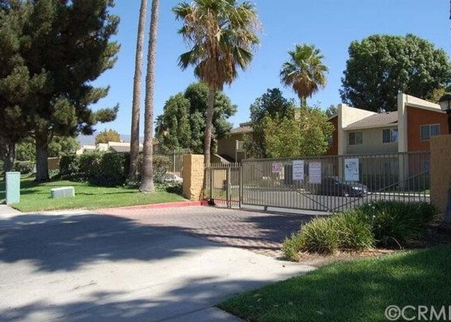 Building Photo - *Move-In Special* Spacious 2 Bed / 2 Bath Condo in San Bernardino – Upgraded & Move-In Ready!