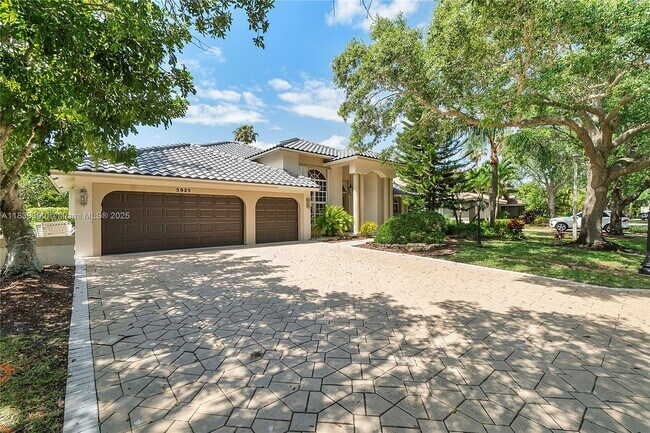 Foto del edificio - 5925 NW 97th Dr