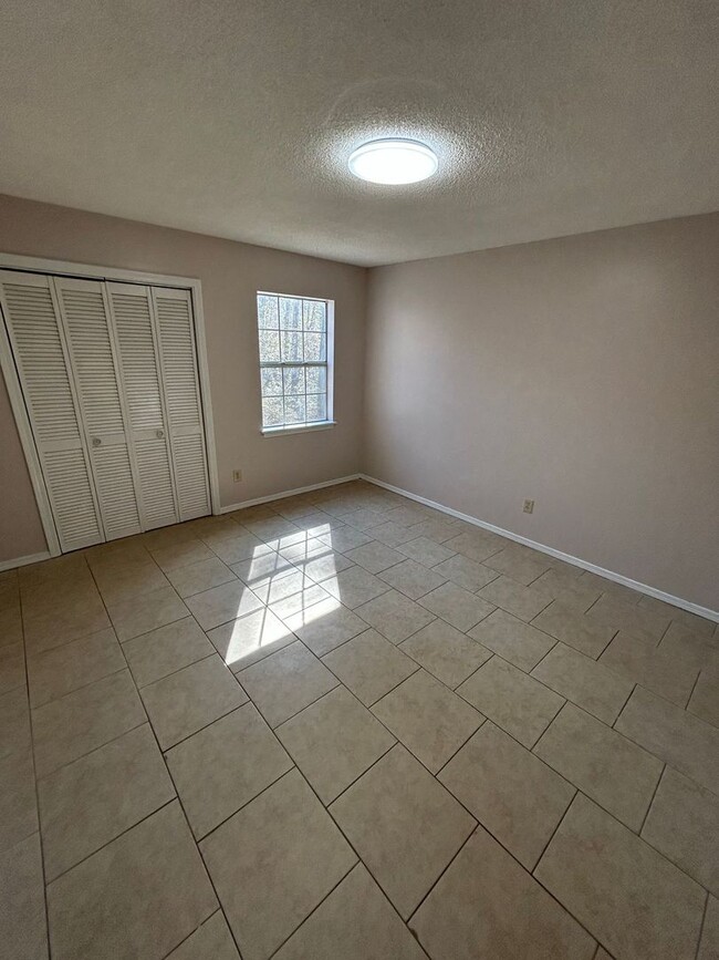 Building Photo - 156 Bennett Cir