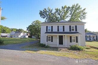Building Photo - 169 W Lee St