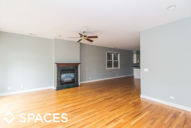 Foto del edificio - 3835 N Southport Ave