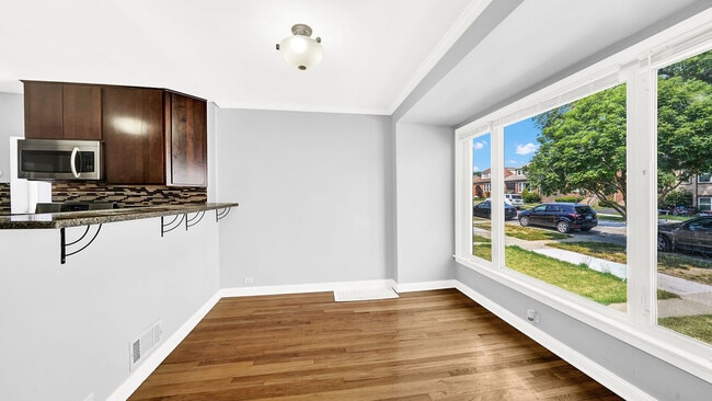 Foto del edificio - 5542 S Neva Ave