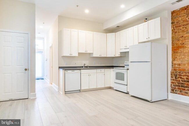 Building Photo - 3027 15th St NW