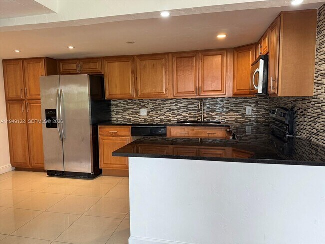 Foto del edificio - 3860 NE 170th St