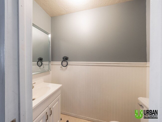 Foto del edificio - South Hill Gem! Spacious 3 Bedroom Home with Garage