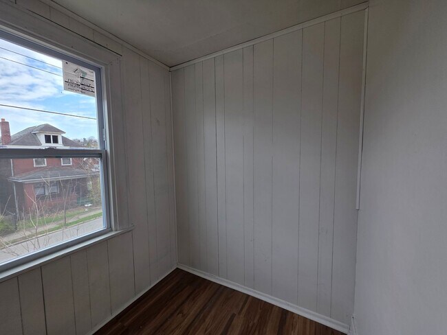 Foto del edificio - 703 1/2 Waddell Ave