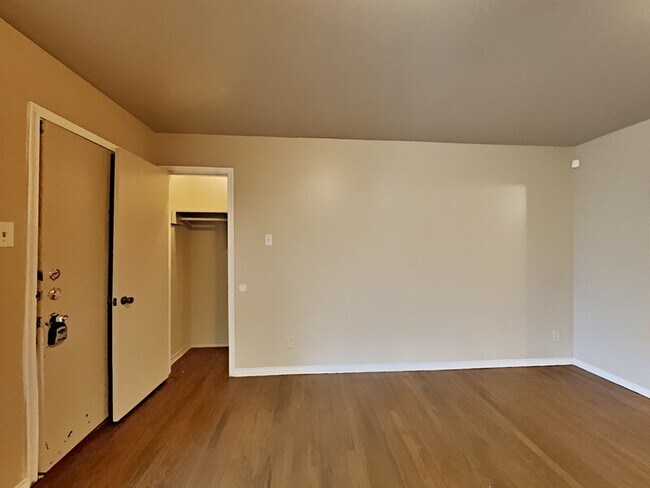 Building Photo - 6409 Seco Blvd