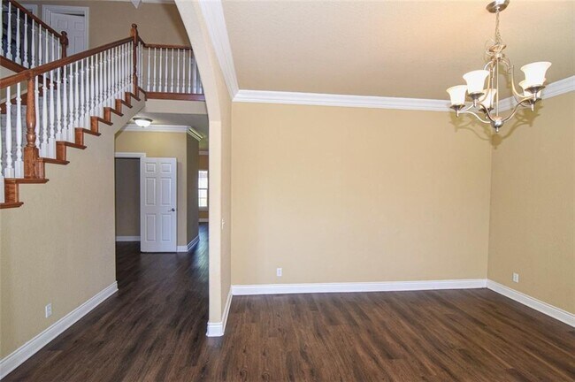Foto del edificio - 6113 W Pleasant Dr