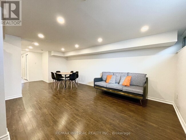 Building Photo - 254 Browndale Crescent