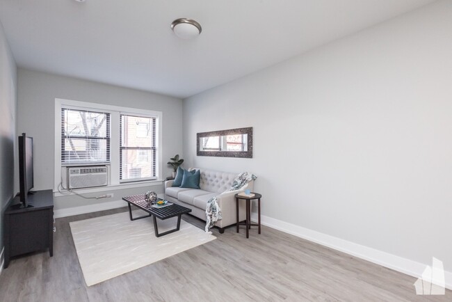 Foto del edificio - 701 W Brompton Ave