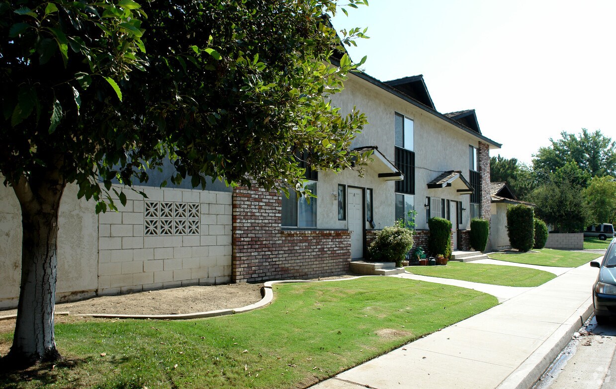 Primary Photo - 3721 S Half Moon Dr