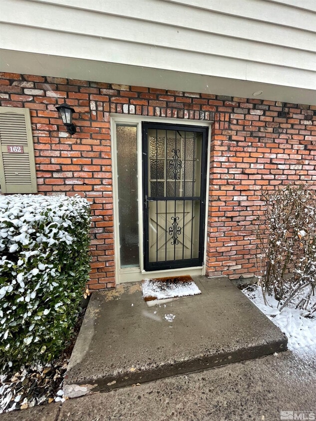 Primary Photo - 162 Smithridge Park