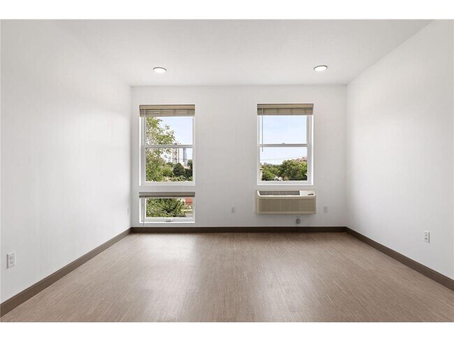 Foto del edificio - 2810 Park Ave