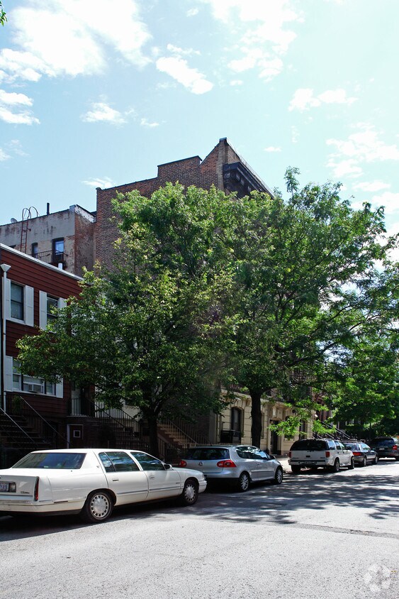 Foto del edificio - 307 12th St