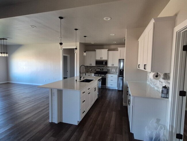 Building Photo - 1245 La Sienna