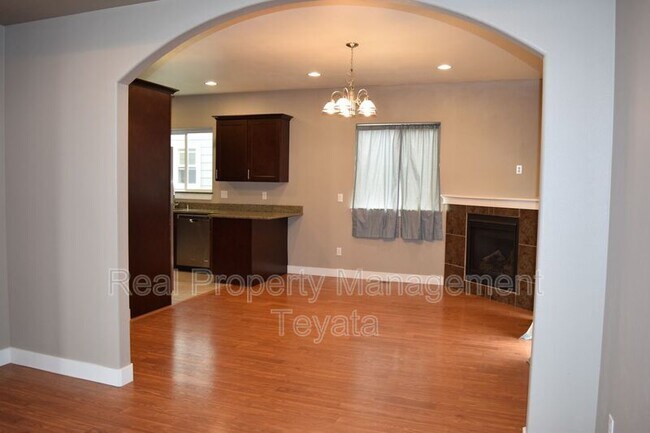 Building Photo - 517 Harman Way