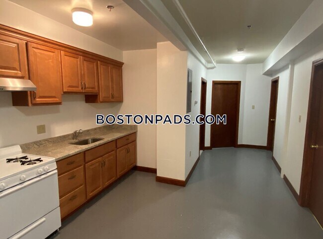 Building Photo - 46 Westland Ave