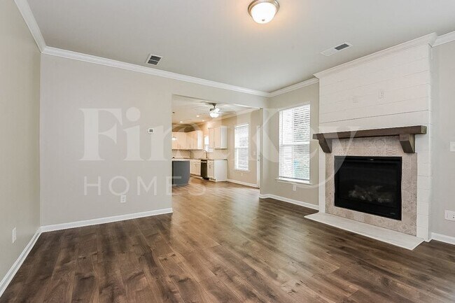 Foto del edificio - 40 Maple Grove Dr