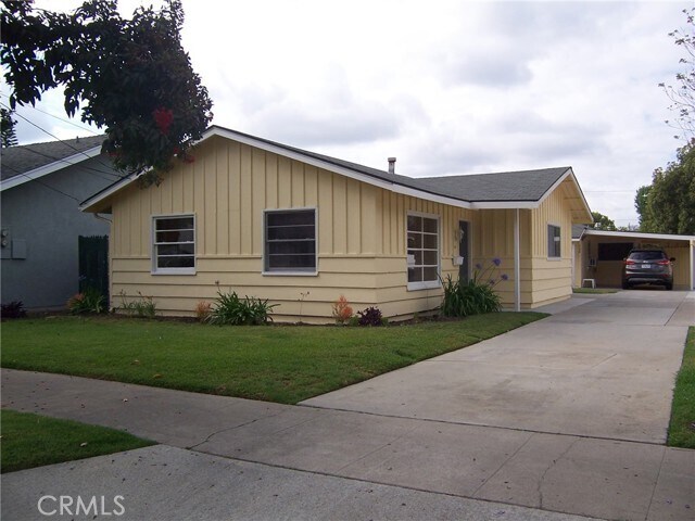 Primary Photo - 730 E Almond Ave