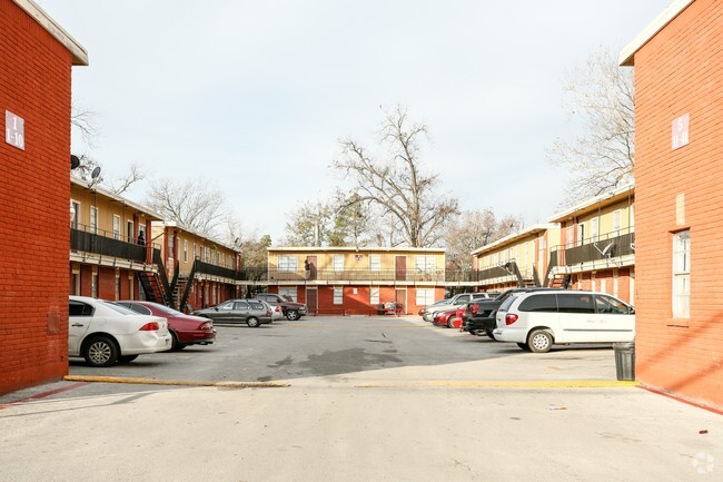 Building Photo - The Legacy Apartments