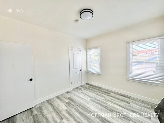 Building Photo - 5511 Barton Ave Los Angeles, CA 90038