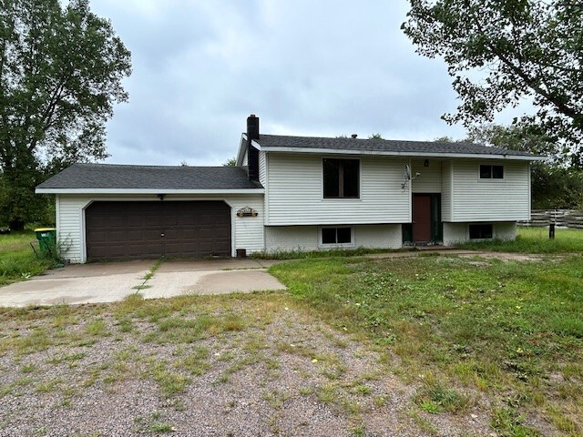 Front view - 526 County Road JJ