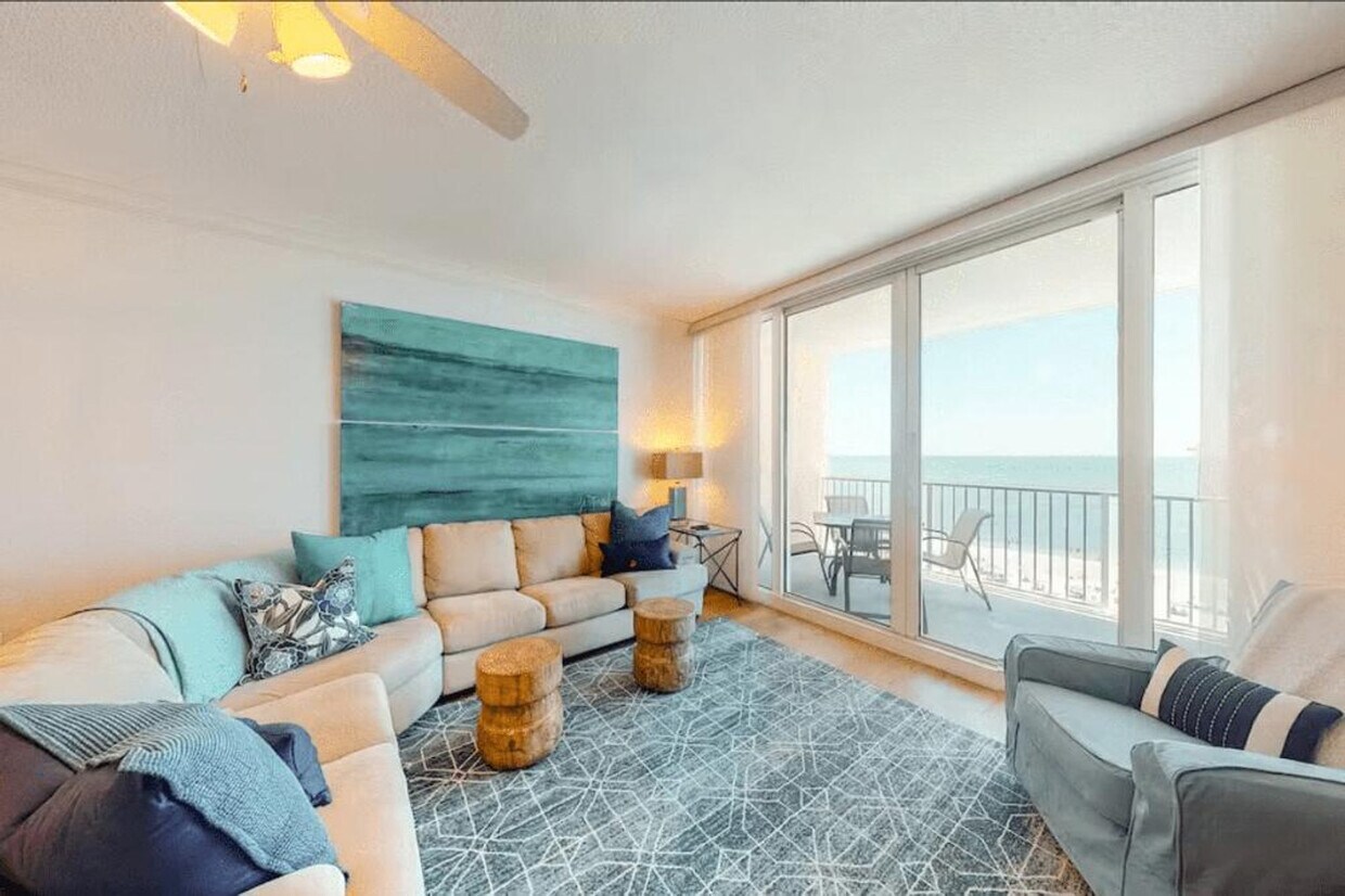Foto principal - 365 E Beach Blvd