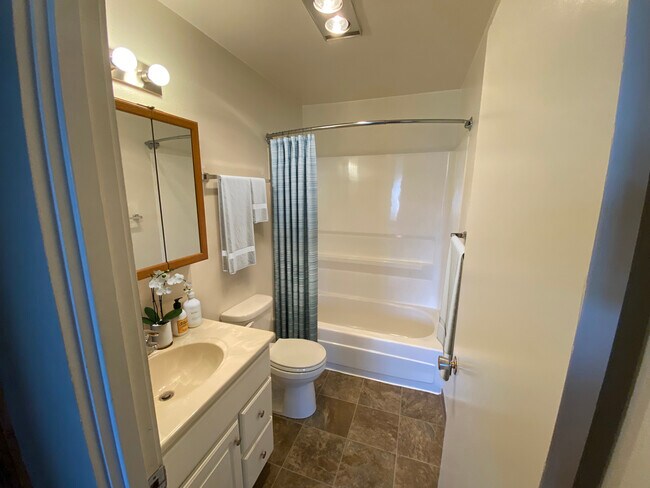 Foto del edificio - Cascade Village