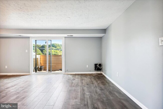 Foto del edificio - 12405 Hickory Tree Way